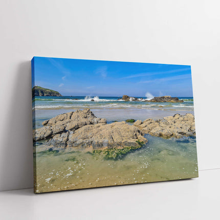Waves splashing over the rocks. Newquay, Cornwall. Canvas picture