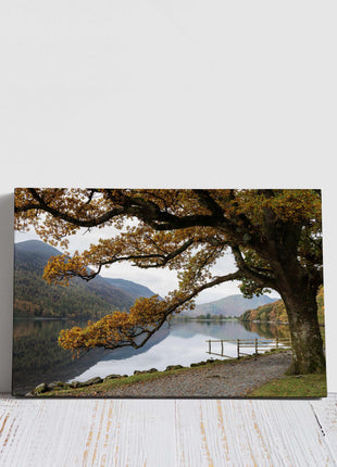 Stunning canvas picture, Autumnal view of Lake Buttermere, Lake District. Canvas Print Wall décor for home or office (Interior) Ideal gift.