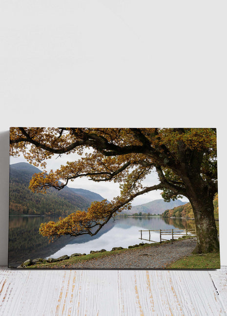 Stunning canvas picture, Autumnal view of Lake Buttermere, Lake District. Canvas Print Wall décor for home or office (Interior) Ideal gift.