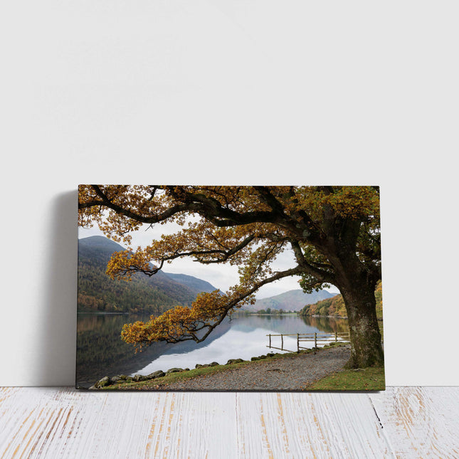 Stunning canvas picture, Autumnal view of Lake Buttermere, Lake District. Canvas Print Wall décor for home or office (Interior) Ideal gift.