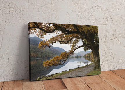 Stunning canvas picture, Autumnal view of Lake Buttermere, Lake District. Canvas Print Wall décor for home or office (Interior) Ideal gift.
