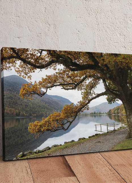 Stunning canvas picture, Autumnal view of Lake Buttermere, Lake District. Canvas Print Wall décor for home or office (Interior) Ideal gift.