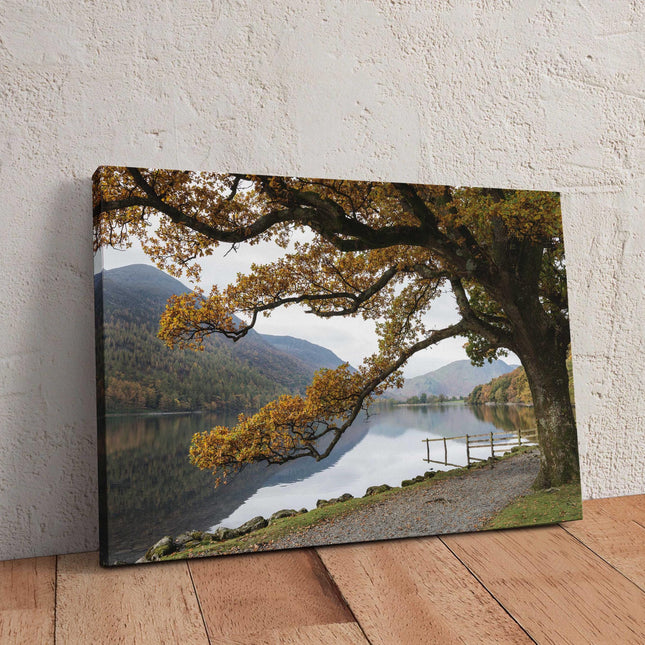 Stunning canvas picture, Autumnal view of Lake Buttermere, Lake District. Canvas Print Wall décor for home or office (Interior) Ideal gift.